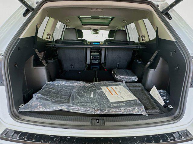 new 2025 Volkswagen Atlas car, priced at $43,596