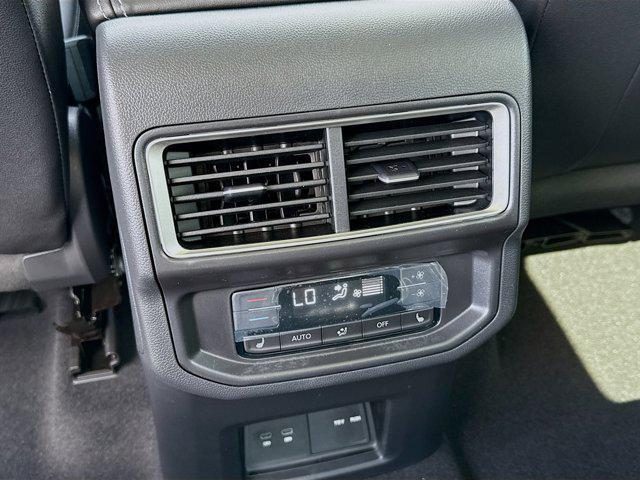 new 2026 Volkswagen Atlas car, priced at $55,368