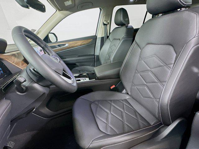 new 2025 Volkswagen Atlas car, priced at $41,564
