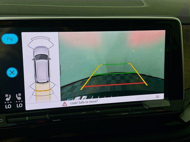 new 2025 Volkswagen Atlas car, priced at $44,131