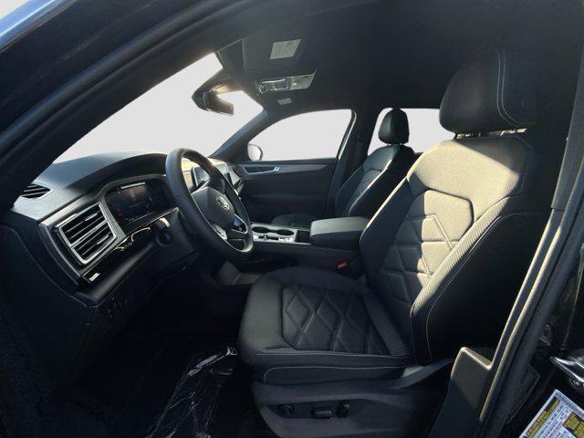 new 2026 Volkswagen Atlas Cross Sport car, priced at $38,385