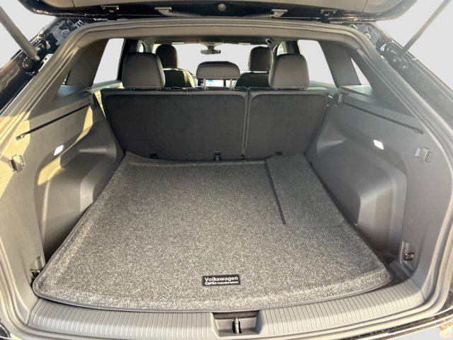 new 2026 Volkswagen Atlas Cross Sport car, priced at $38,385