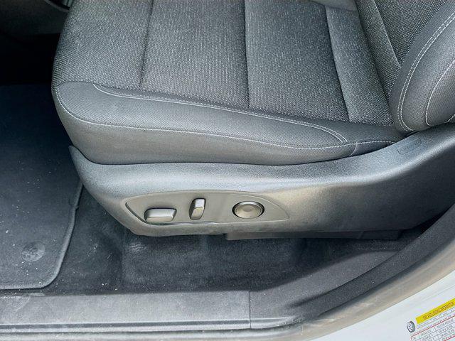 used 2024 Chevrolet Traverse car, priced at $32,591