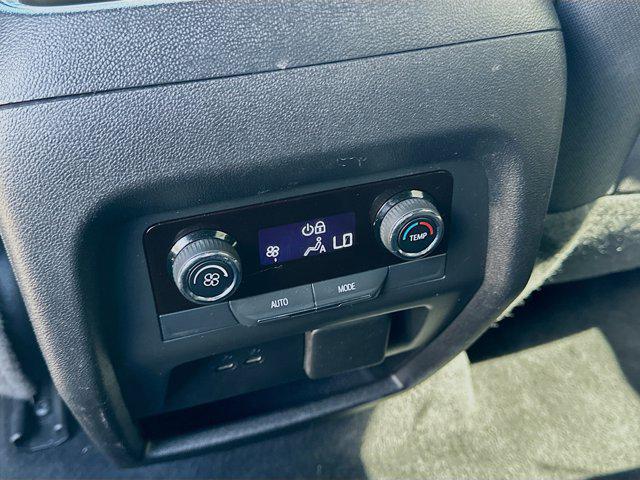 used 2024 Chevrolet Traverse car, priced at $32,591