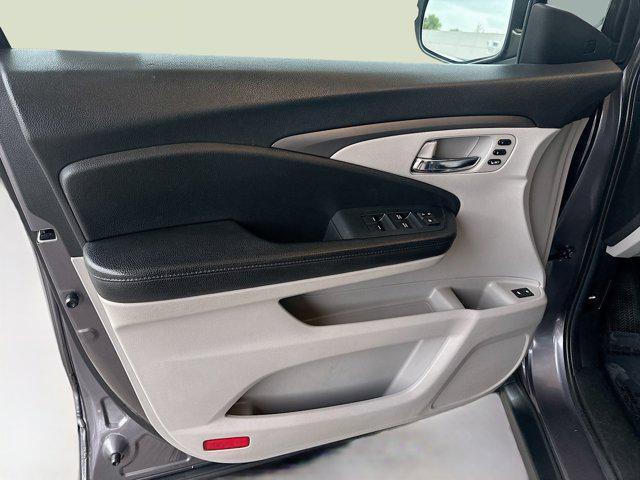 used 2022 Honda Pilot car, priced at $27,308