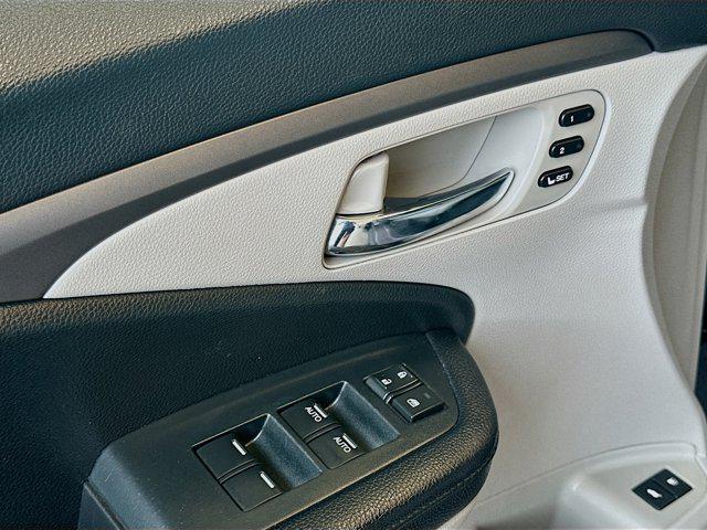 used 2022 Honda Pilot car, priced at $27,308