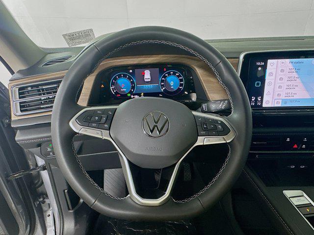 new 2025 Volkswagen Atlas car, priced at $38,731