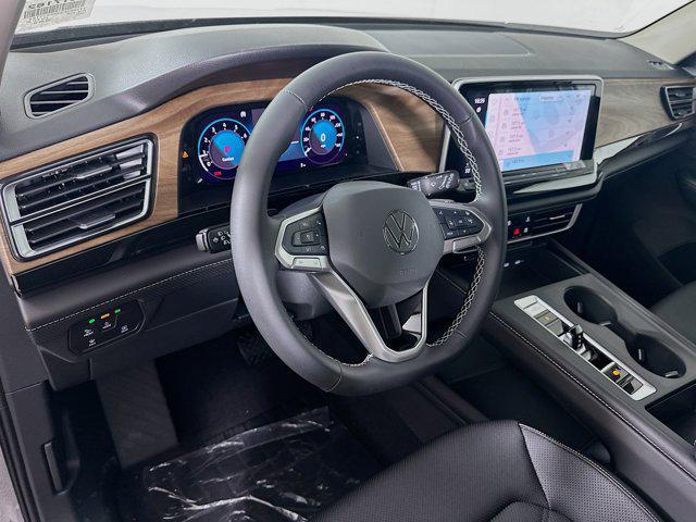 new 2025 Volkswagen Atlas car, priced at $38,731