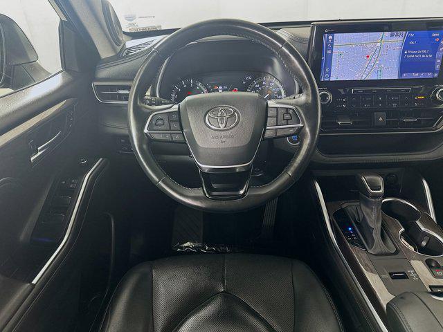 used 2021 Toyota Highlander car, priced at $32,498