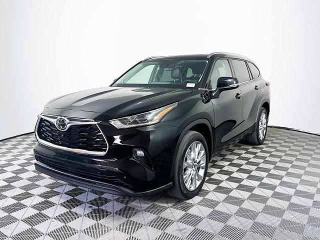 used 2021 Toyota Highlander car, priced at $32,498