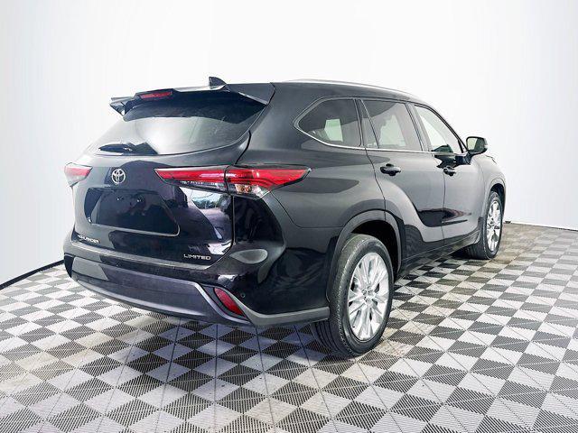 used 2021 Toyota Highlander car, priced at $32,498