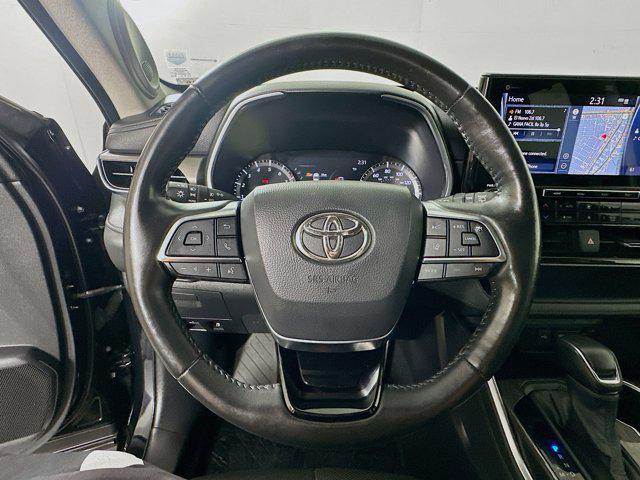 used 2021 Toyota Highlander car, priced at $32,498