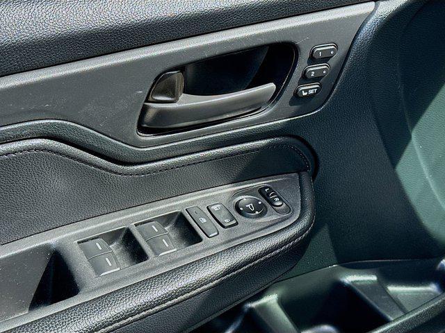 used 2023 Honda Odyssey car, priced at $30,266