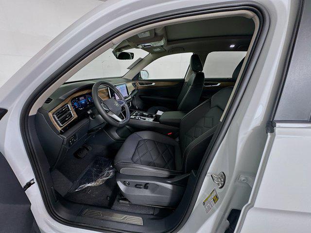 new 2025 Volkswagen Atlas car, priced at $45,056