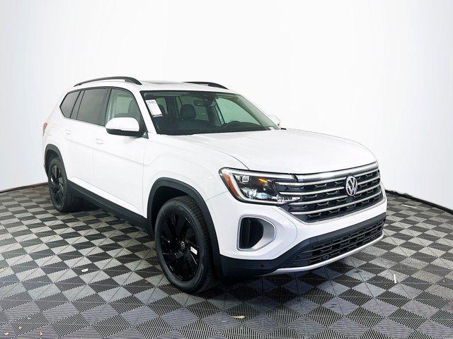 new 2025 Volkswagen Atlas car, priced at $45,056