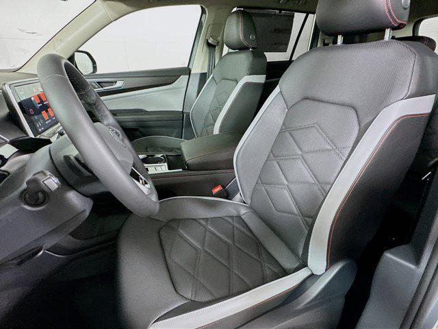 new 2025 Volkswagen Atlas car, priced at $47,601