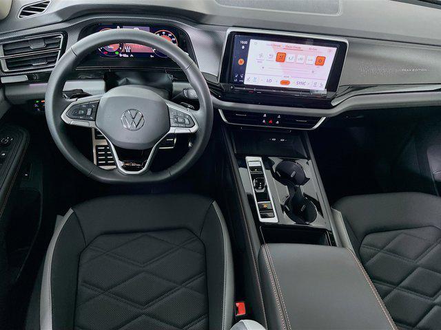 new 2025 Volkswagen Atlas car, priced at $47,601