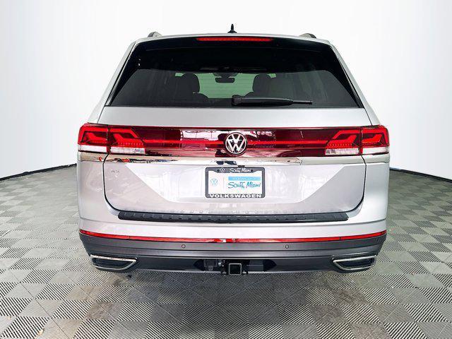 new 2025 Volkswagen Atlas car, priced at $42,084