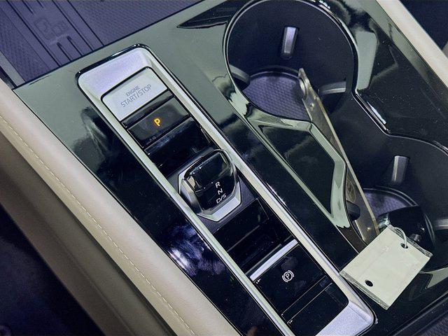 new 2025 Volkswagen Atlas car, priced at $42,084