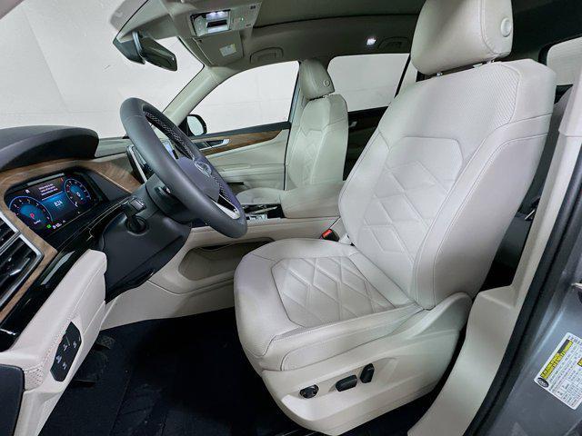 new 2025 Volkswagen Atlas car, priced at $42,084