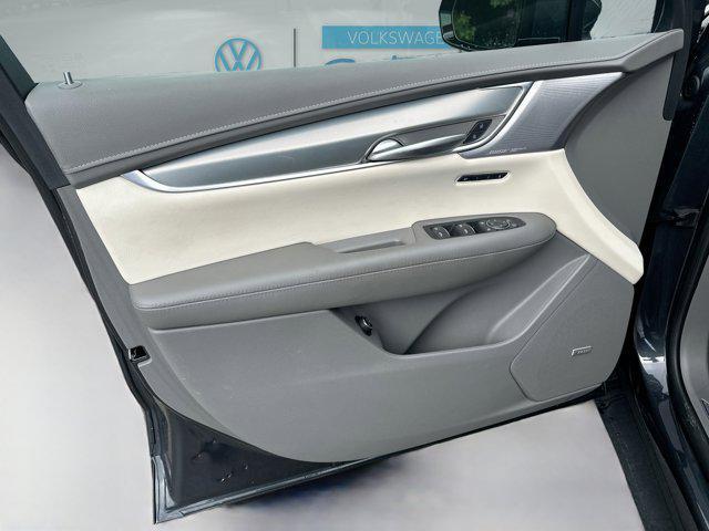 used 2023 Cadillac XT5 car, priced at $27,431