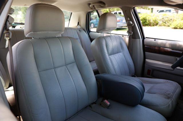 used 2007 Mercury Grand Marquis car, priced at $6,491