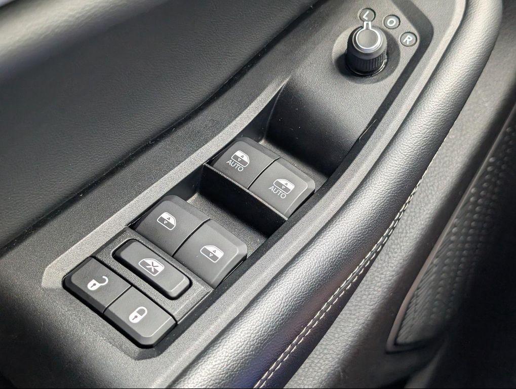 used 2022 Jeep Grand Cherokee car, priced at $25,900