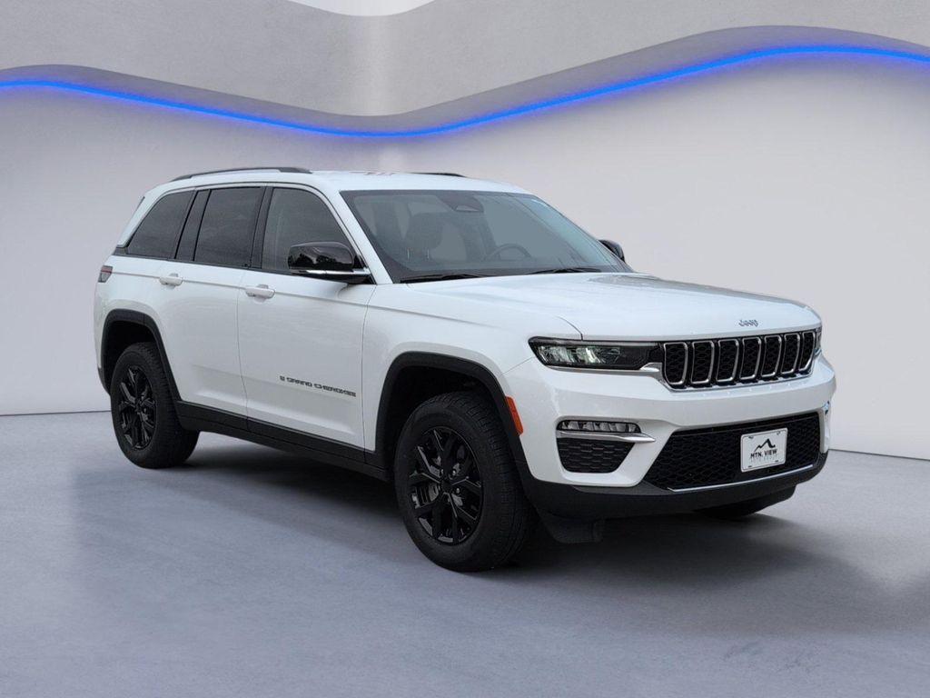 used 2022 Jeep Grand Cherokee car, priced at $25,900