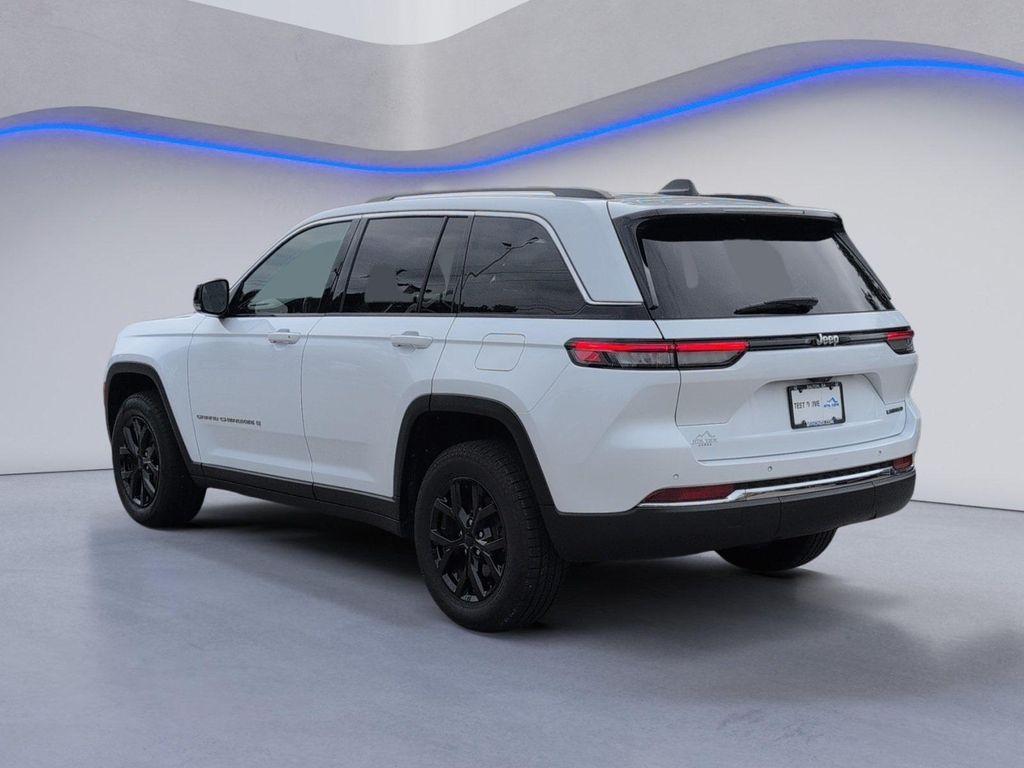 used 2022 Jeep Grand Cherokee car, priced at $25,900