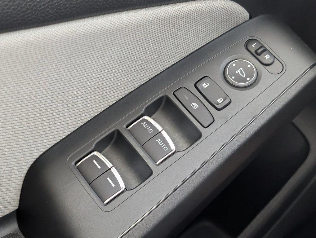 new 2025 Honda Civic Hybrid car, priced at $30,138