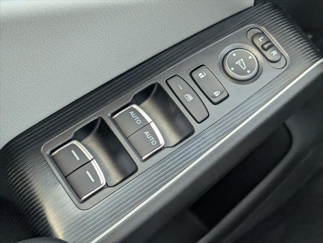 new 2025 Honda Civic Hybrid car, priced at $33,100