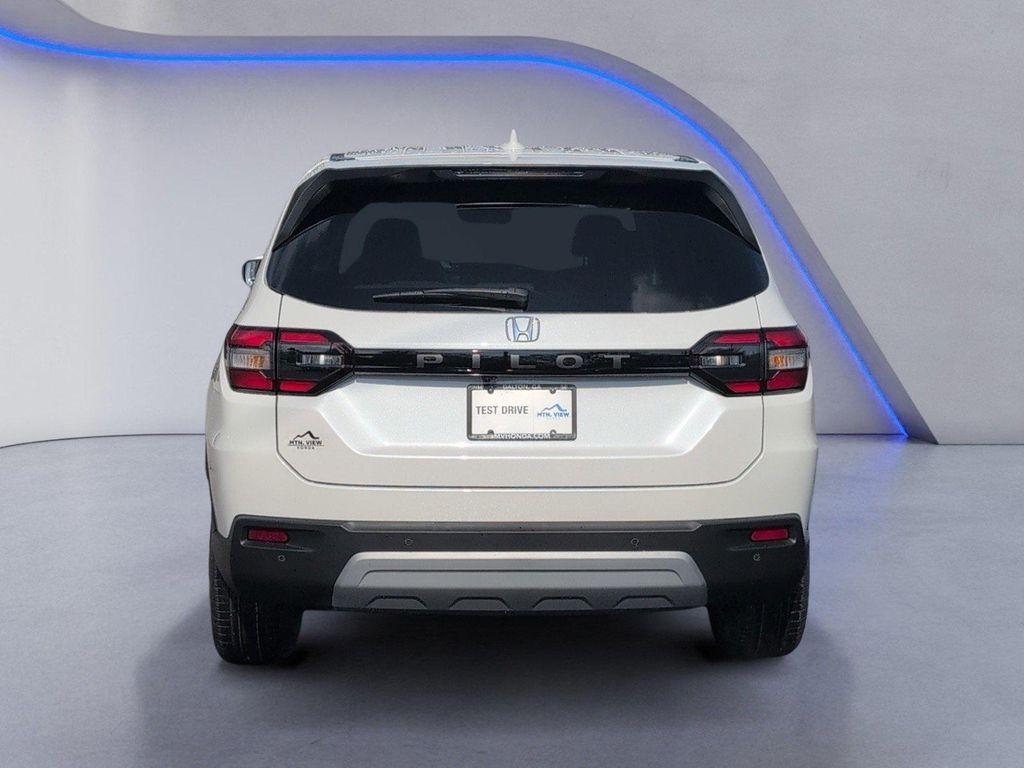 new 2025 Honda Pilot car, priced at $43,405