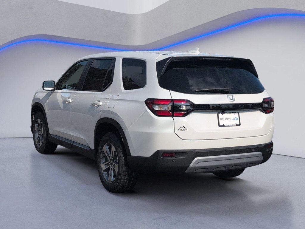 new 2025 Honda Pilot car, priced at $43,405