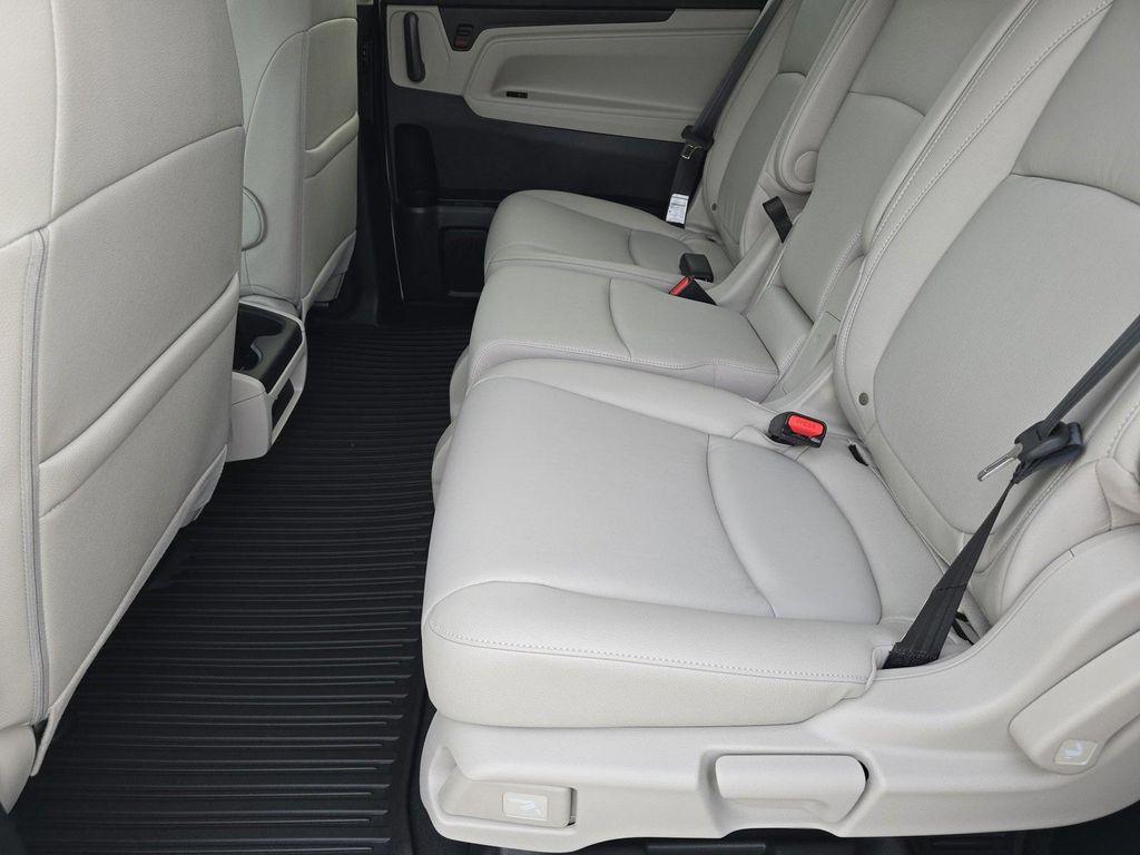new 2025 Honda Odyssey car, priced at $43,728