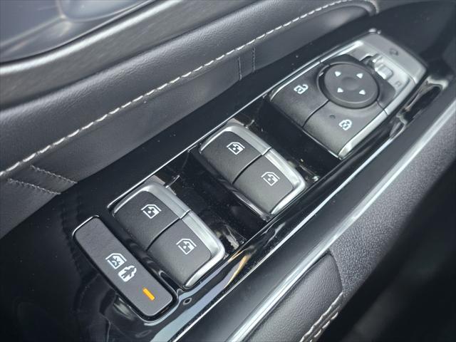 used 2023 Kia Sorento car, priced at $35,089