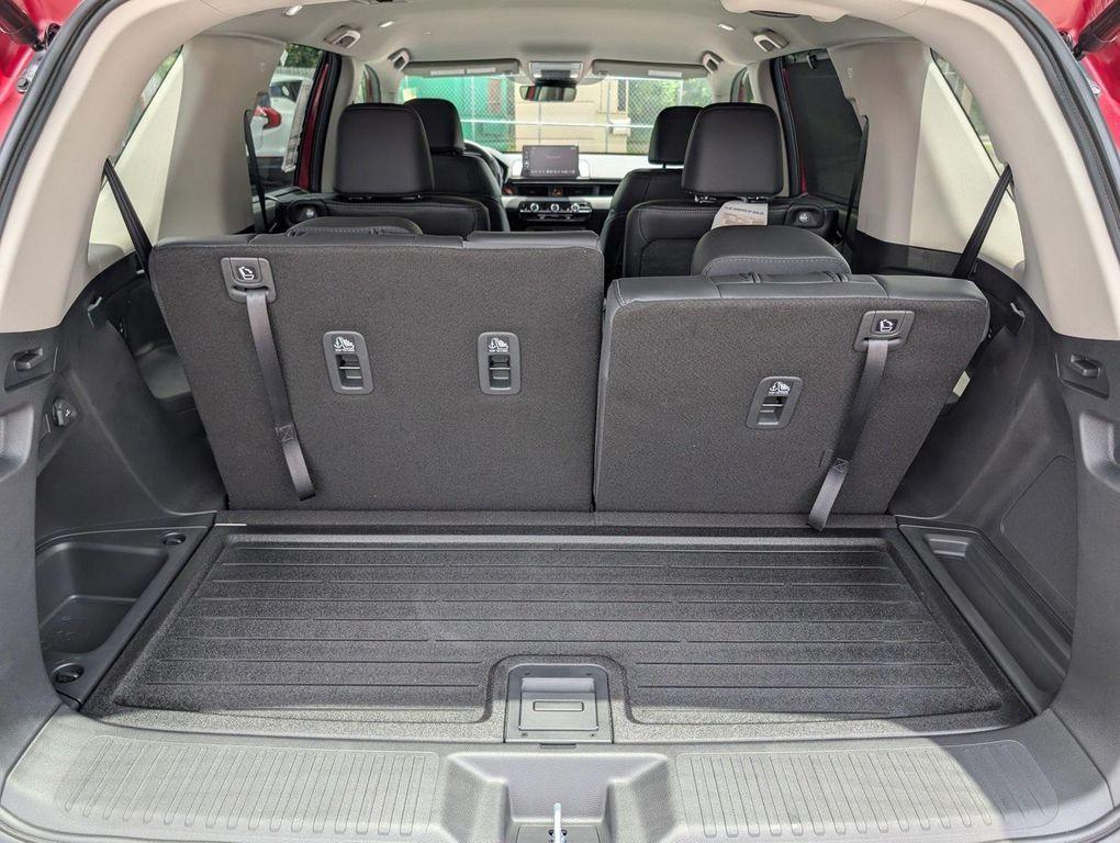 new 2025 Honda Pilot car, priced at $47,128