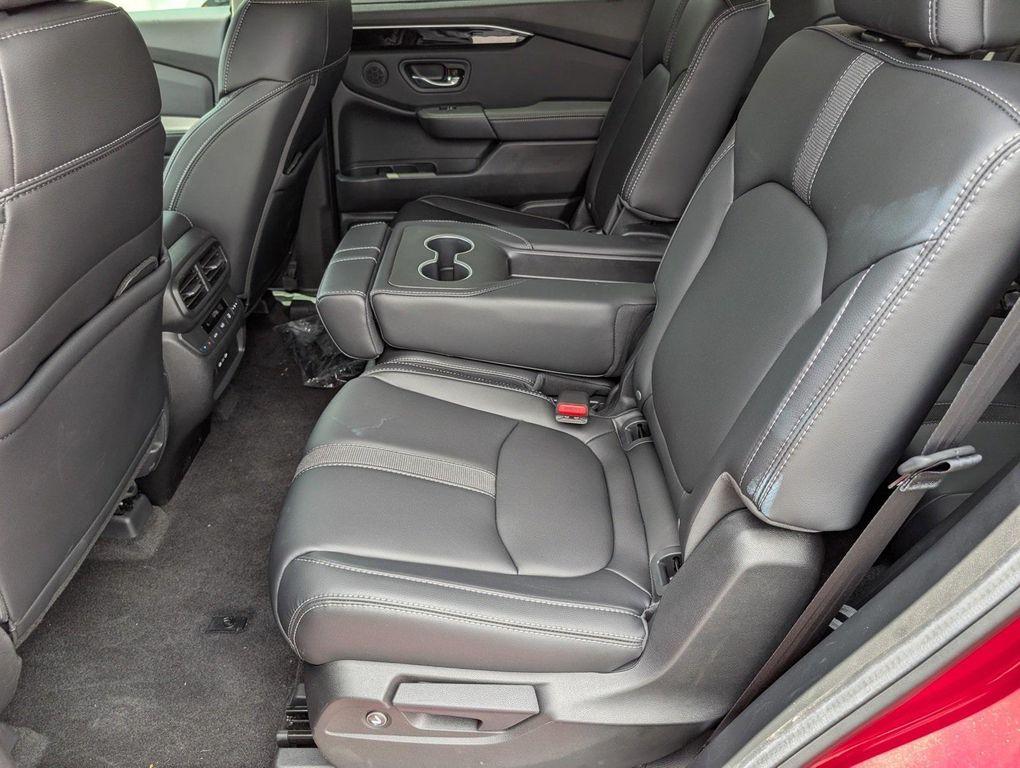 new 2025 Honda Pilot car, priced at $47,128