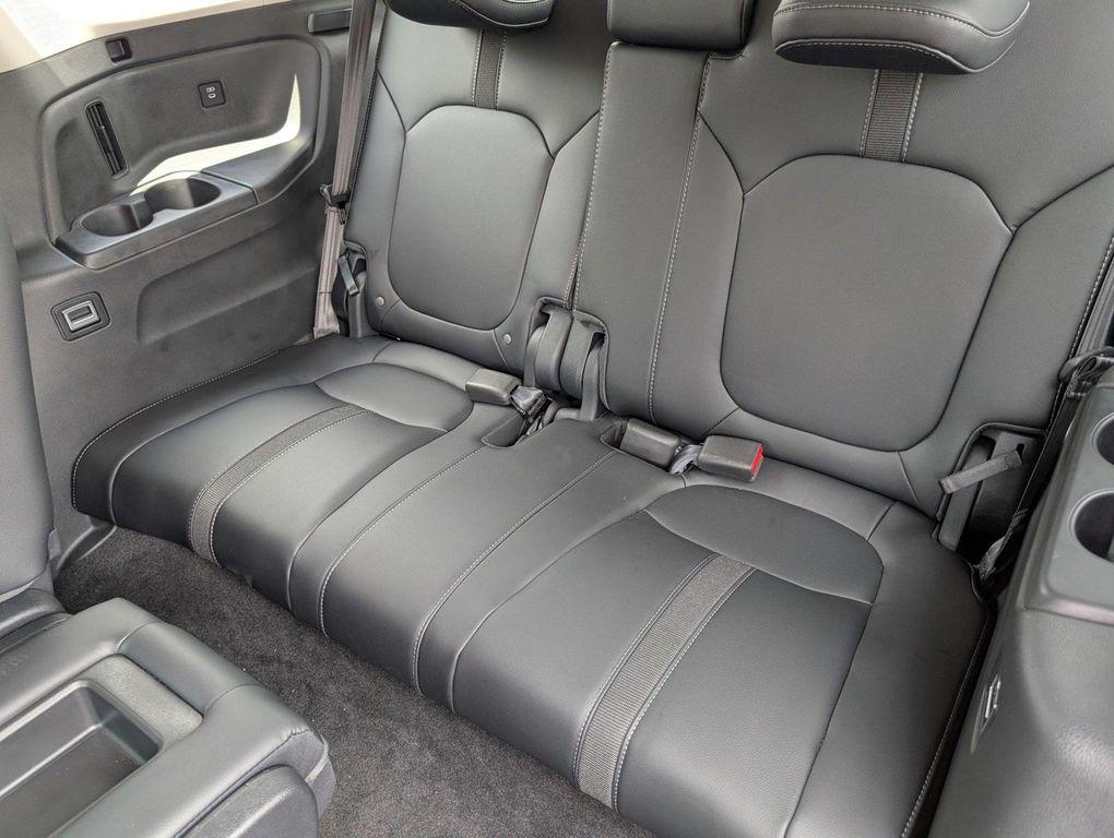 new 2025 Honda Pilot car, priced at $47,128