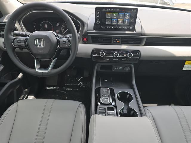 new 2025 Honda Pilot car, priced at $46,645