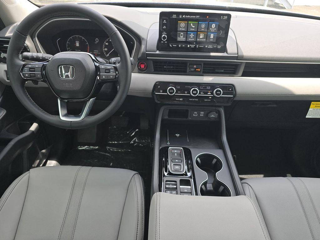 new 2025 Honda Pilot car, priced at $45,000