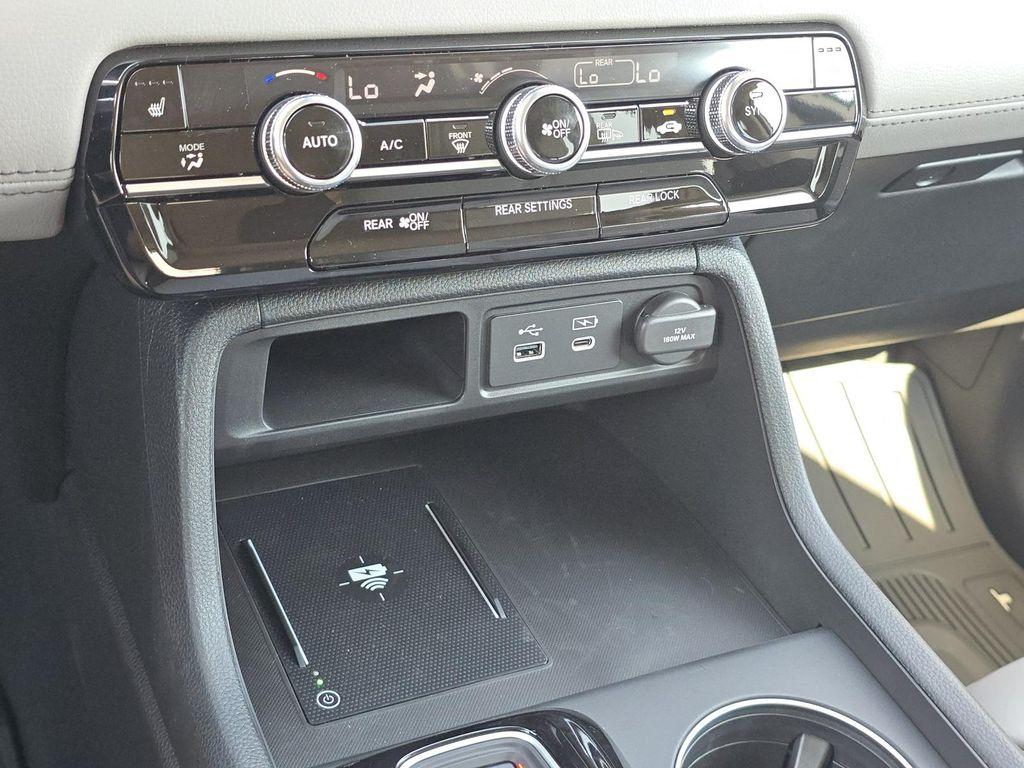 new 2025 Honda Pilot car, priced at $44,751