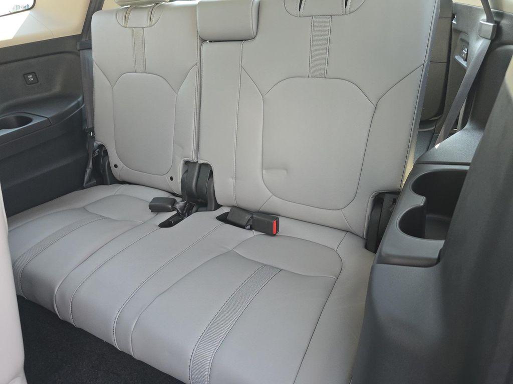 new 2025 Honda Pilot car, priced at $44,751