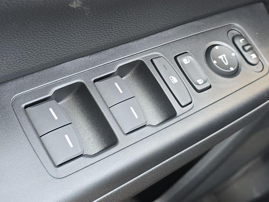 new 2025 Honda CR-V Hybrid car, priced at $38,923
