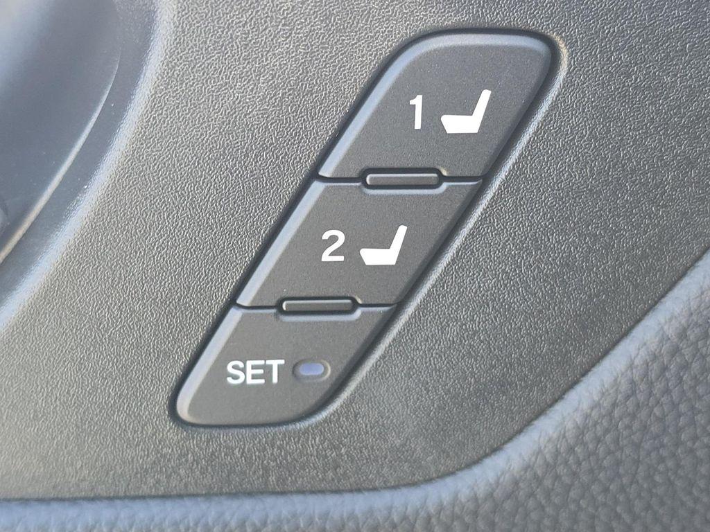 new 2025 Honda CR-V Hybrid car, priced at $38,923