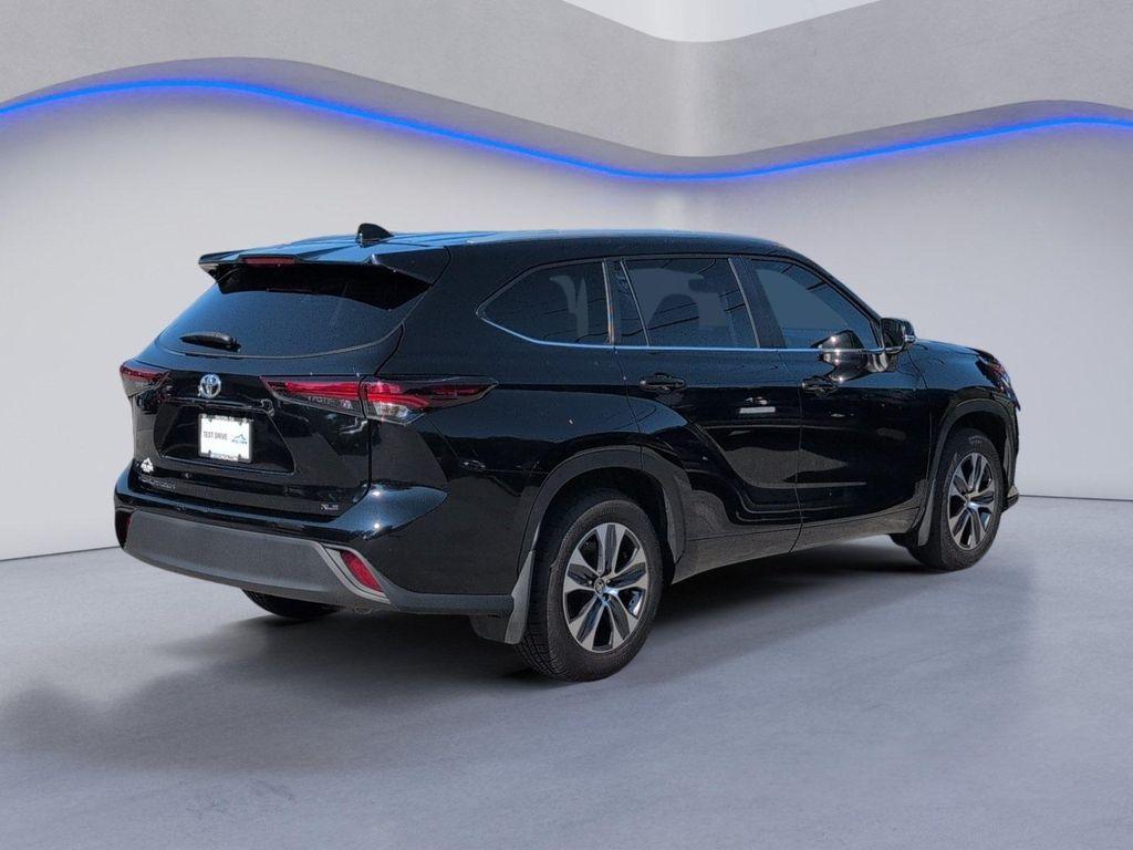 used 2024 Toyota Highlander car, priced at $38,900