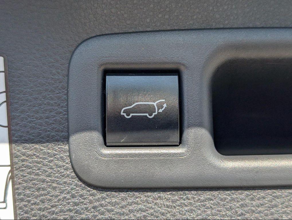 used 2024 Toyota Highlander car, priced at $38,900