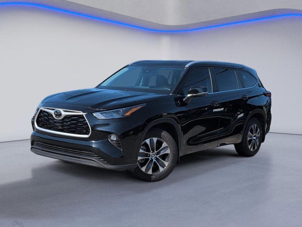 used 2024 Toyota Highlander car, priced at $32,900