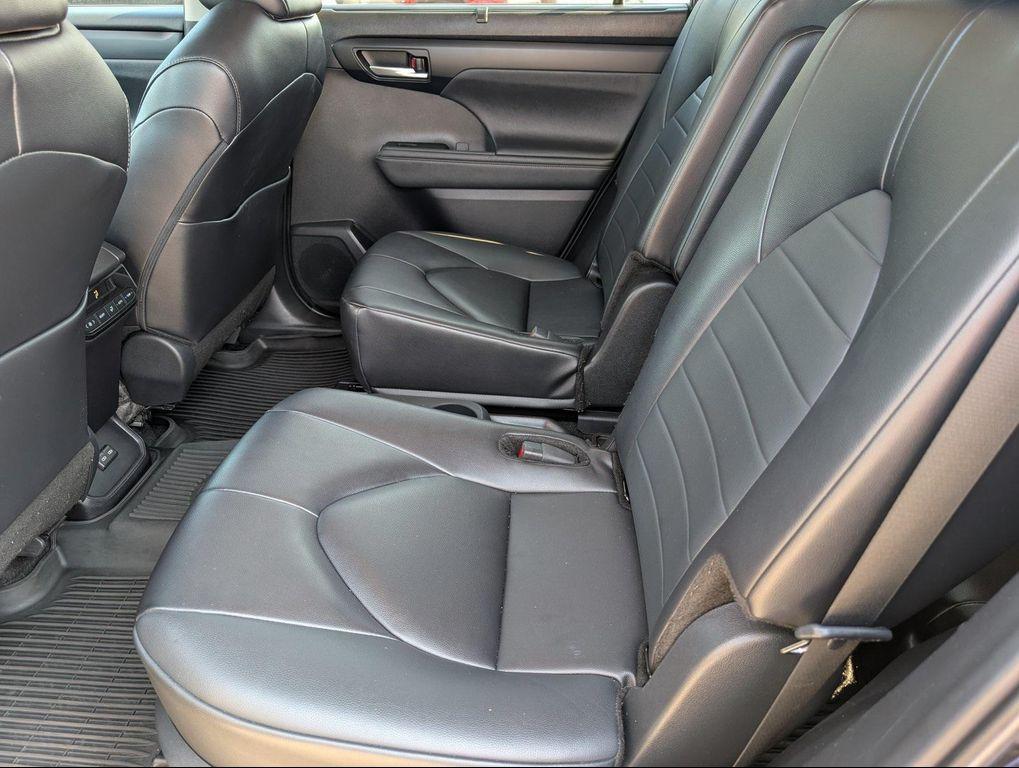 used 2024 Toyota Highlander car, priced at $32,900