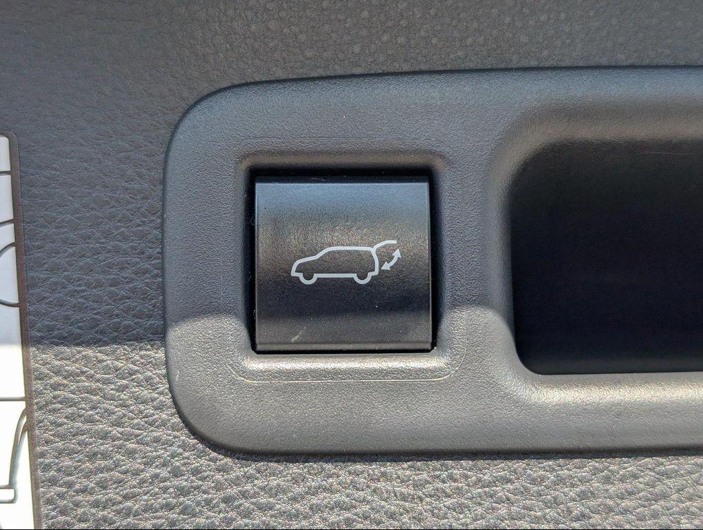 used 2024 Toyota Highlander car, priced at $32,900