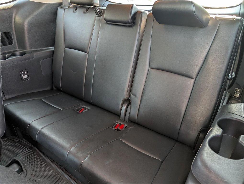 used 2024 Toyota Highlander car, priced at $32,900